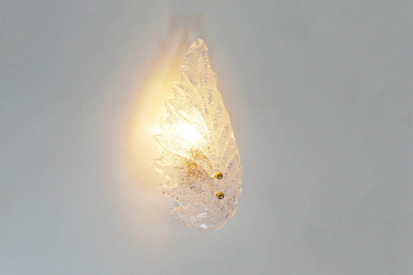 Pair of Italian 1970s 'Foglio' wall lamps in Murano glass