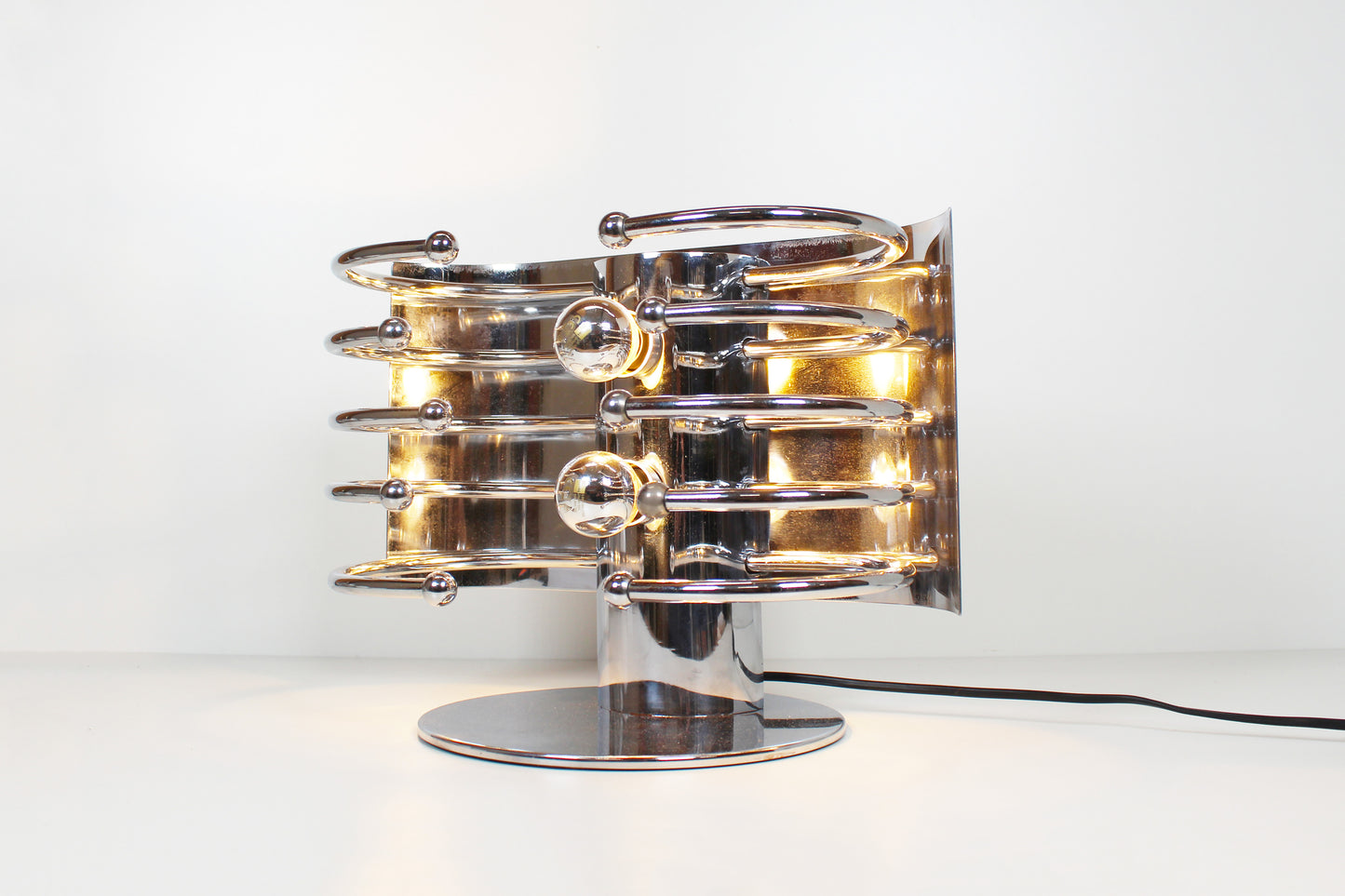 Unieke Italiaanse jaren 60 chrome tafellamp