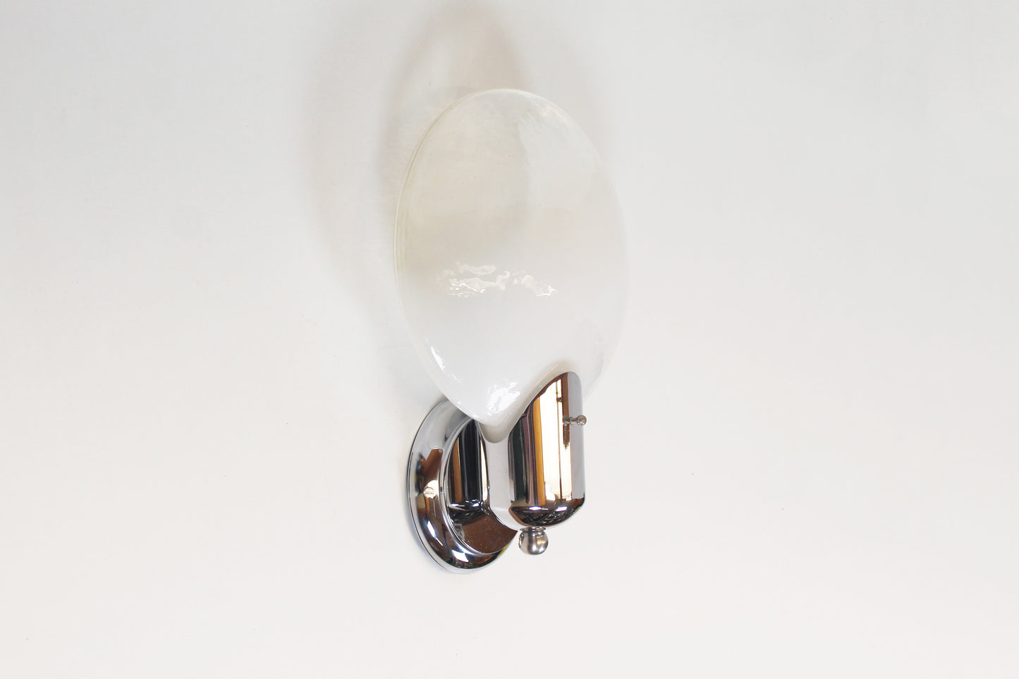 1970s wall lamp in brass and Murano glass by Kaiser Leuchten