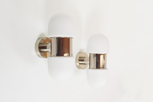 Set vintage chrome en opaline glass wandlampen door Rolf Kruger