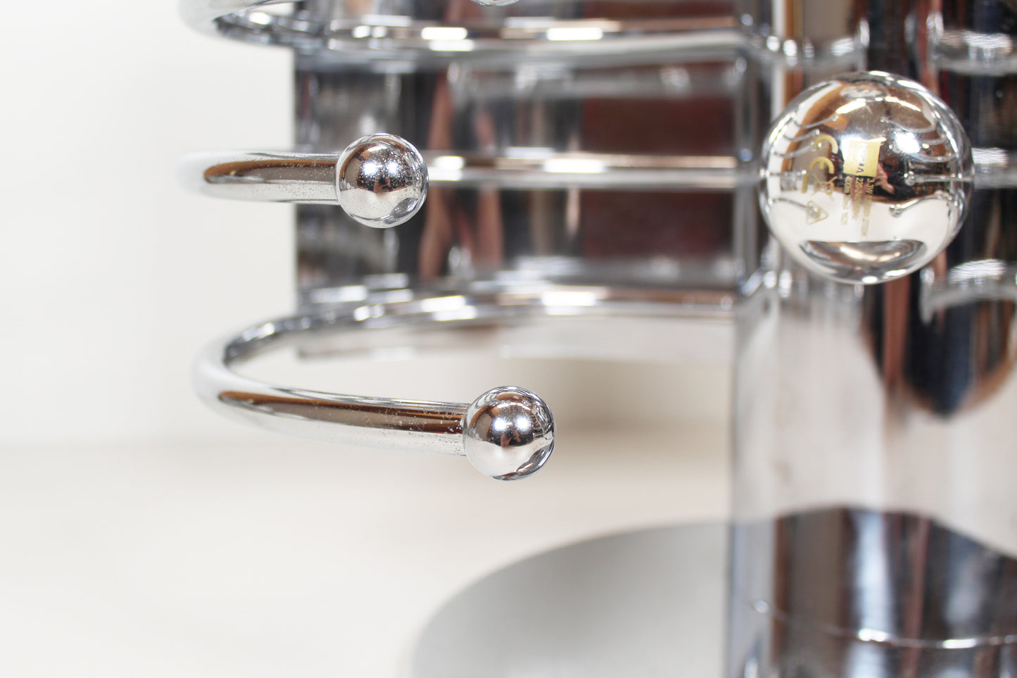 Unieke Italiaanse jaren 60 chrome tafellamp