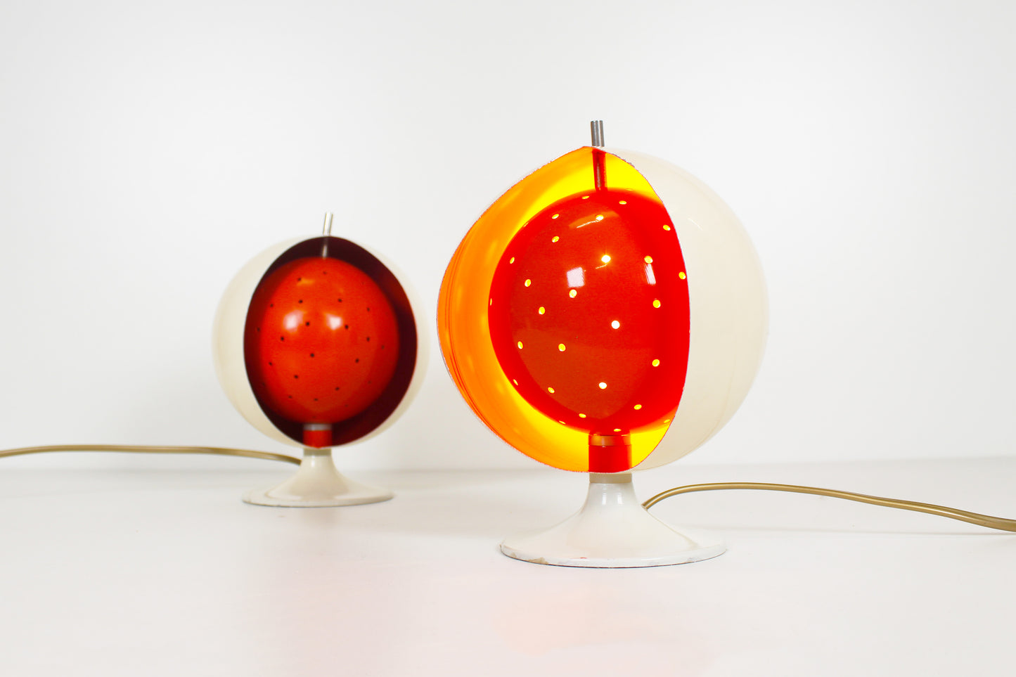 Rare pair of "Eclisse" table lamps by Anvia
