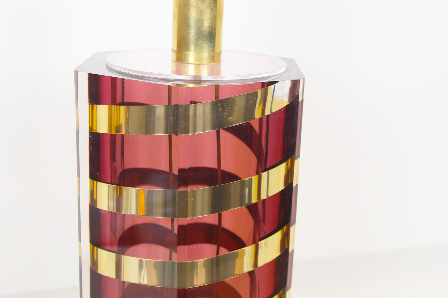 Grote Italiaanse lucite tafellamp door Romeo Rega