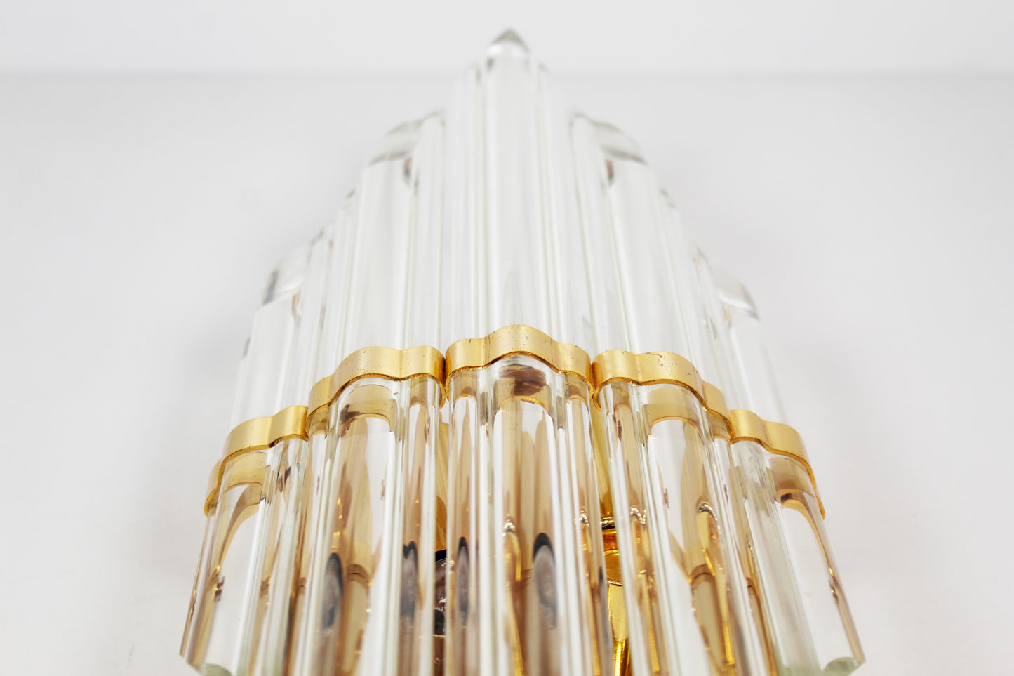1980s wall lamp in gilded brass and crystal glass by Novaresi Milano
