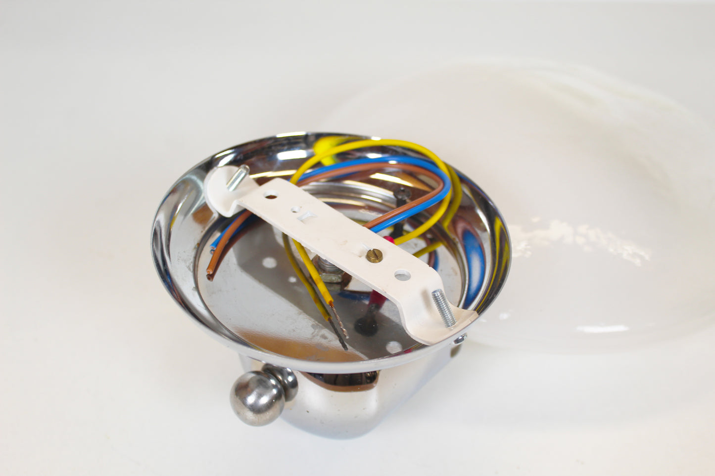 1970s wall lamp in brass and Murano glass by Kaiser Leuchten