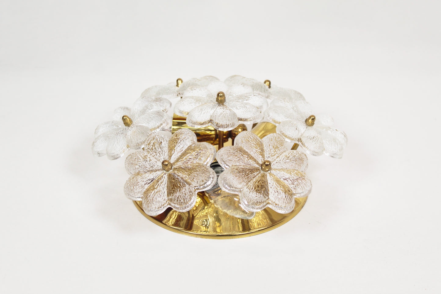 Petite messing en glazen wand- of plafondlamp door Ernst Palme
