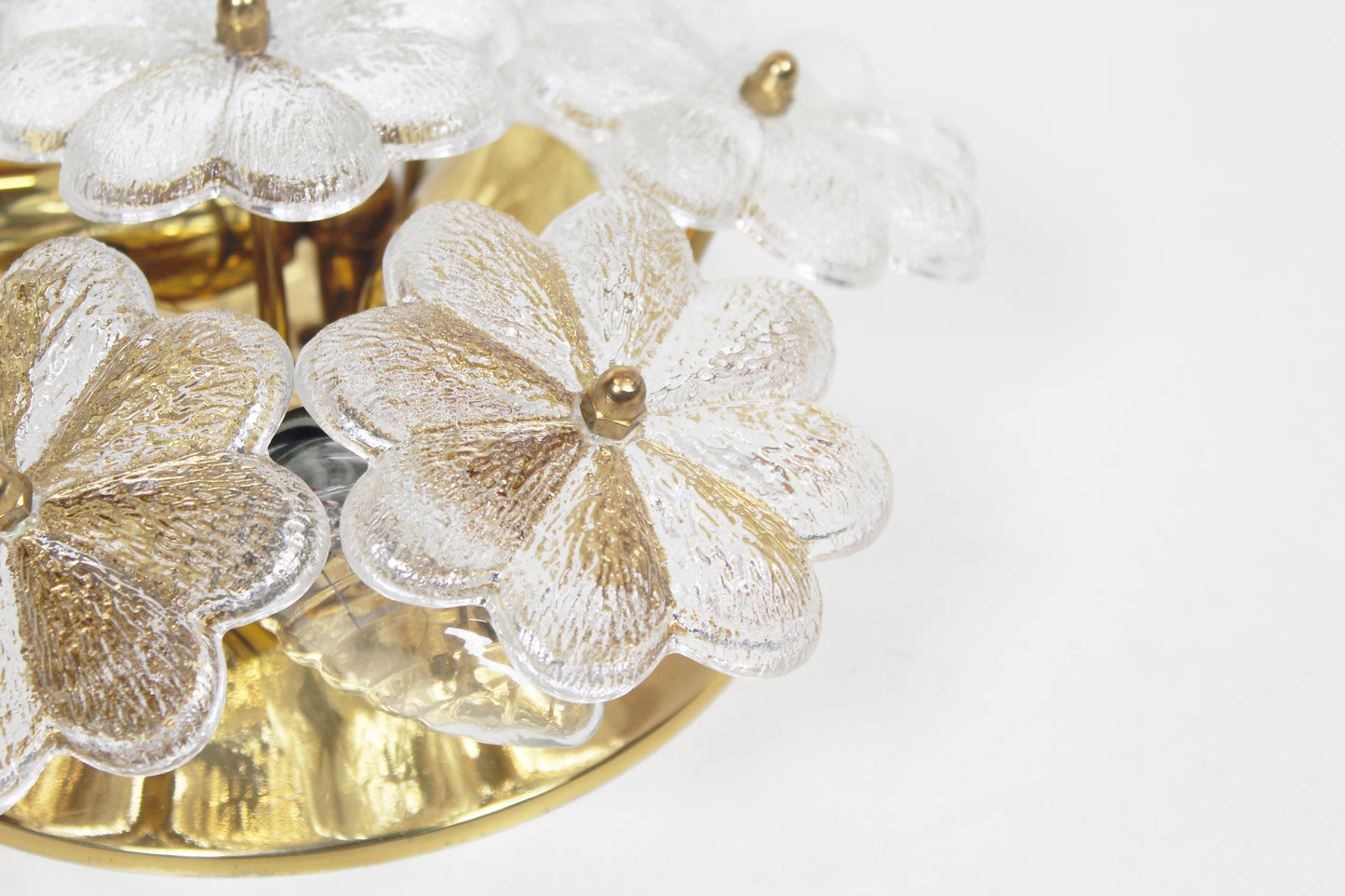 Petite messing en glazen wand- of plafondlamp door Ernst Palme
