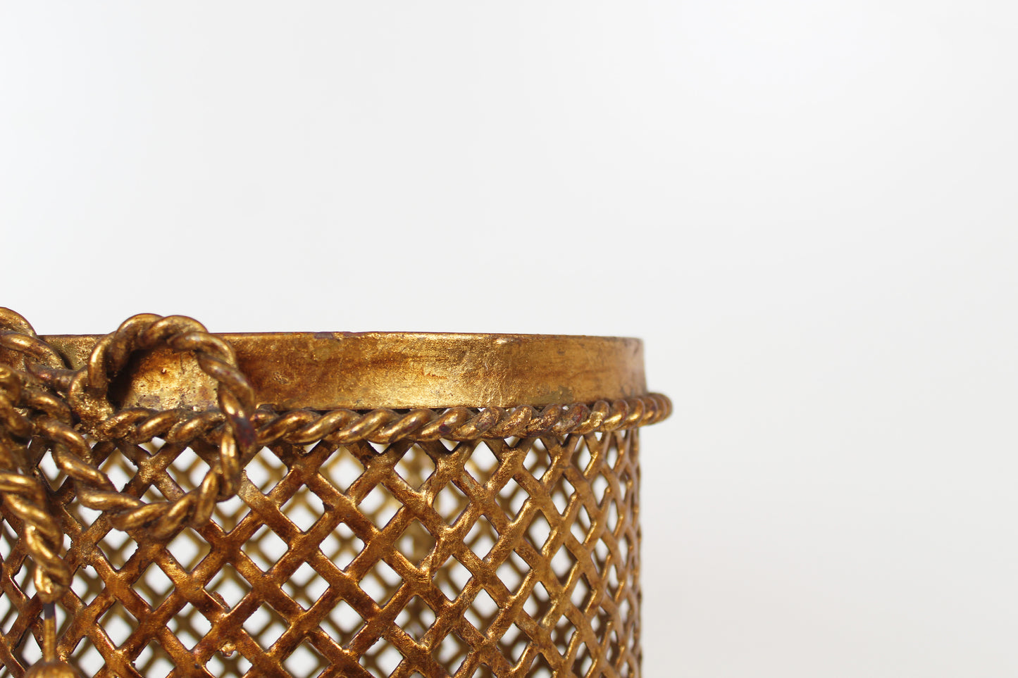 Umbrella stand in gilded metal by Li Puma Firenze