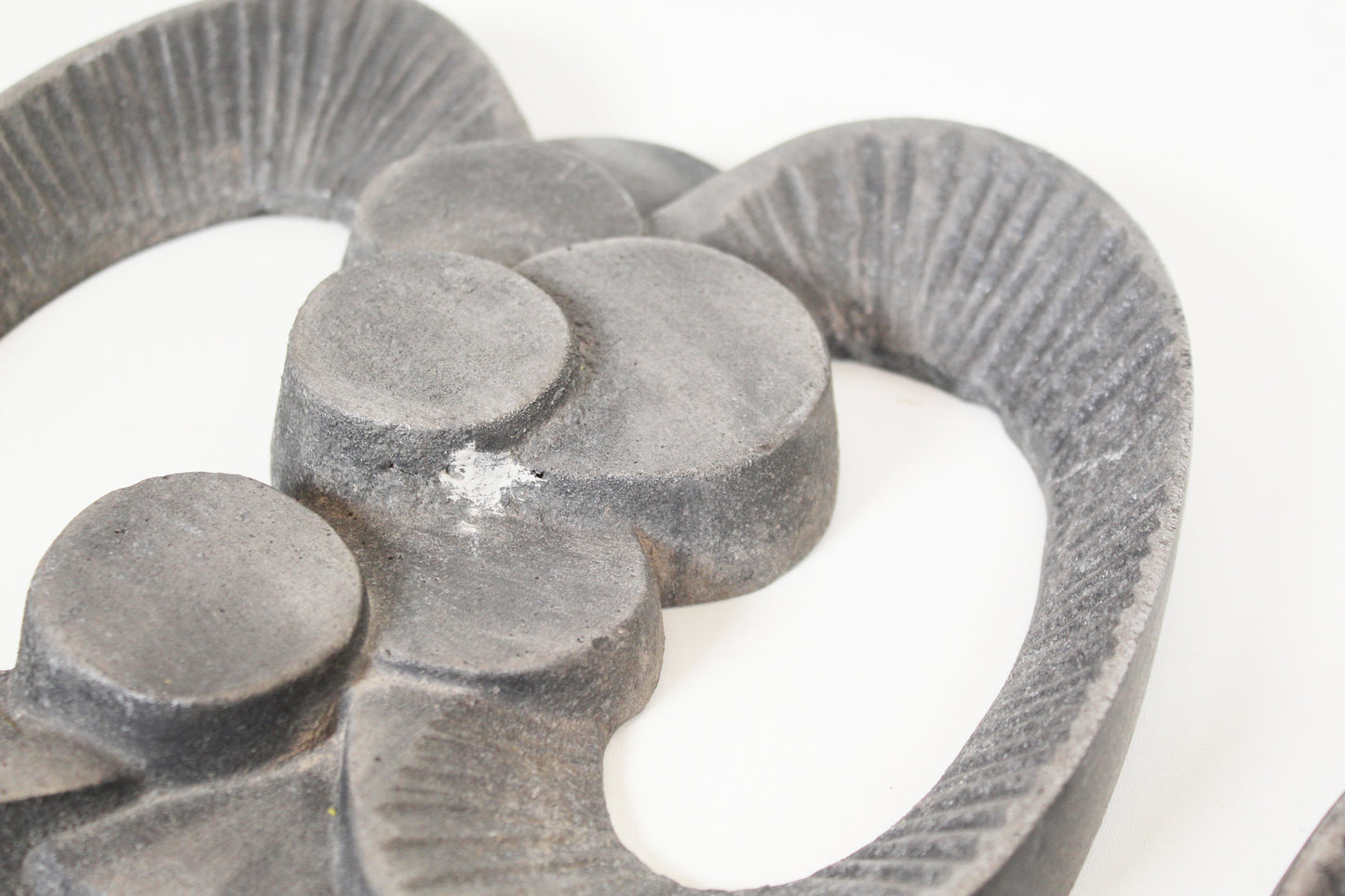 Pair of brutalist wall decoration / door handles in cast aluminium (2 pairs available)