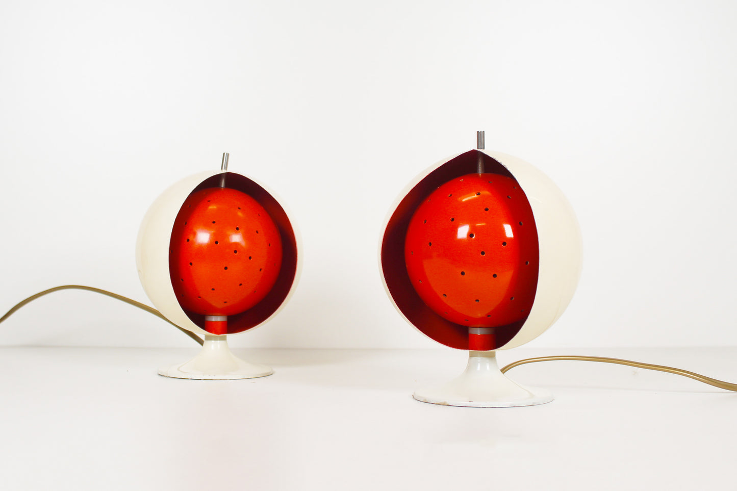 Rare pair of "Eclisse" table lamps by Anvia